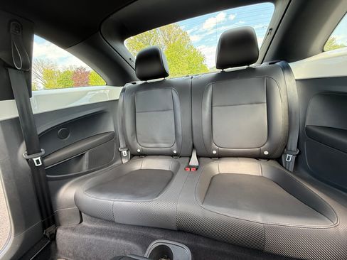 Used 2013 Volkswagen Beetle 2.5 FWD image 9