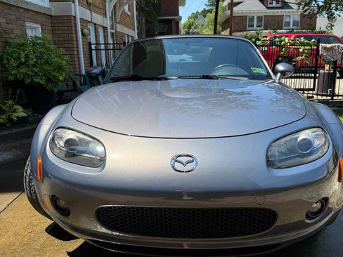 Used 2006 MAZDA MX-5 Miata Grand Touring RWD image 4