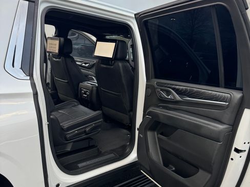 Used 2023 GMC Yukon XL Denali w/ Denali Reserve Package image 14