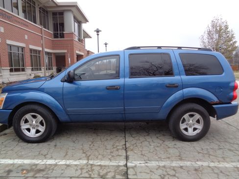 Used 2005 Dodge Durango SLT w/ Interior Convenience Group image 2