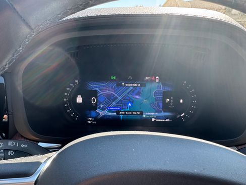 Used 2023 Volvo XC60 B6 Ultimate w/ Protection Package Premier image 5