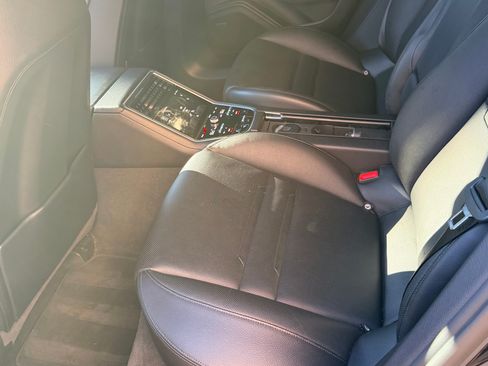 Used 2017 Porsche Panamera 4 image 16