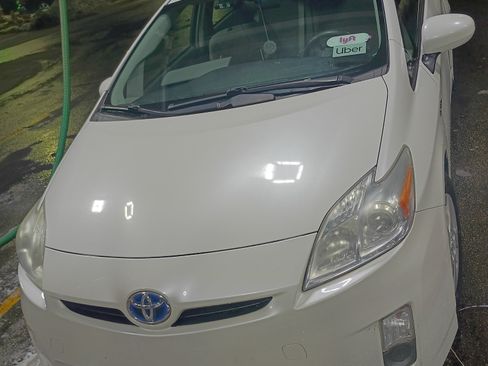 Used 2011 Toyota Prius Four image 2