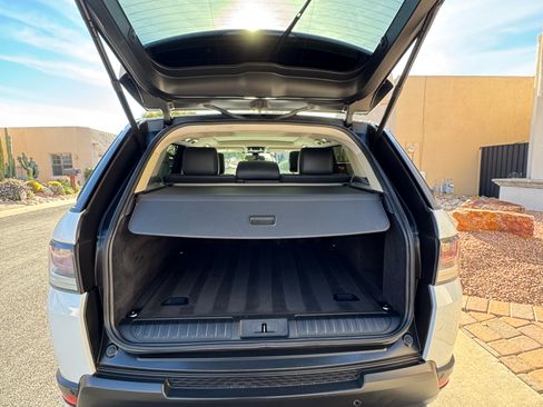 Used 2015 Land Rover Range Rover Sport HSE image 11