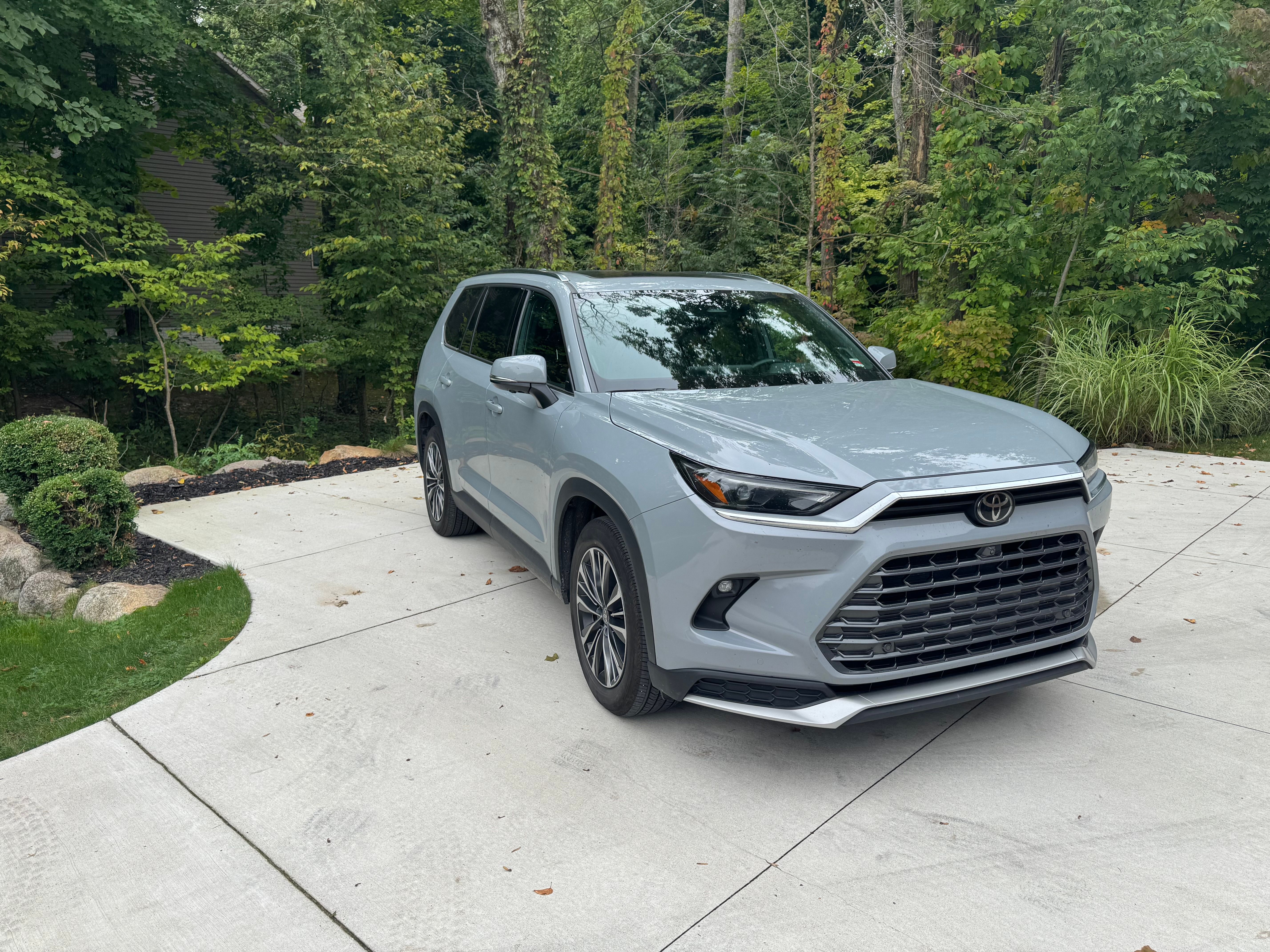 Used 2025 Toyota Grand Highlander AWD Hybrid image 6
