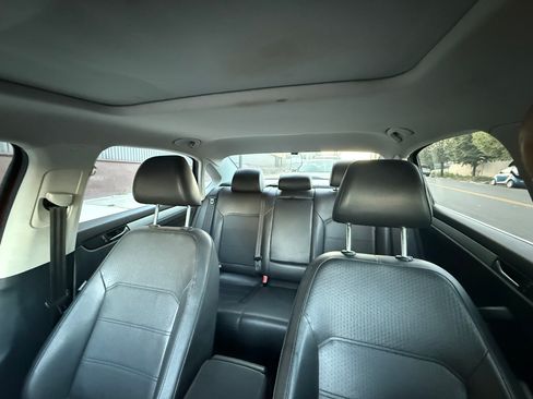 Used 2012 Volkswagen Passat 2.5 SE image 11