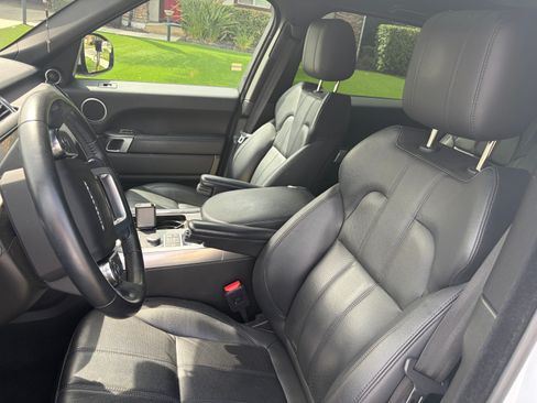 Used 2017 Land Rover Range Rover Sport SE AWD/4WD image 6