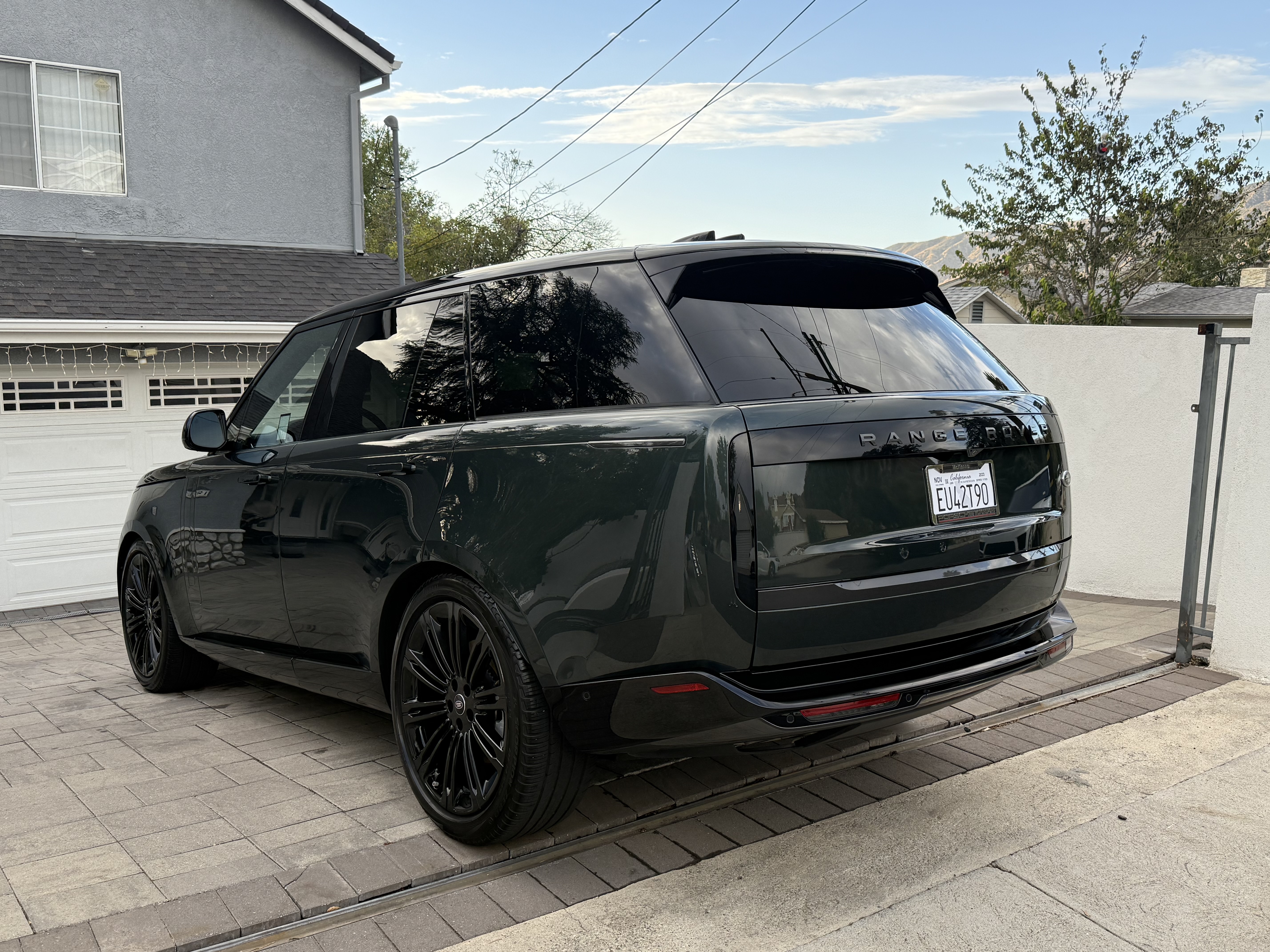 Used 2023 Land Rover Range Rover SE AWD/4WD image 4