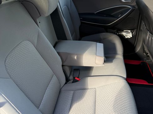 Used 2016 Hyundai Santa Fe SE image 6