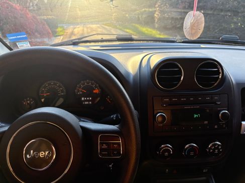 Used 2014 Jeep Compass Sport w/ Power Value Group image 6