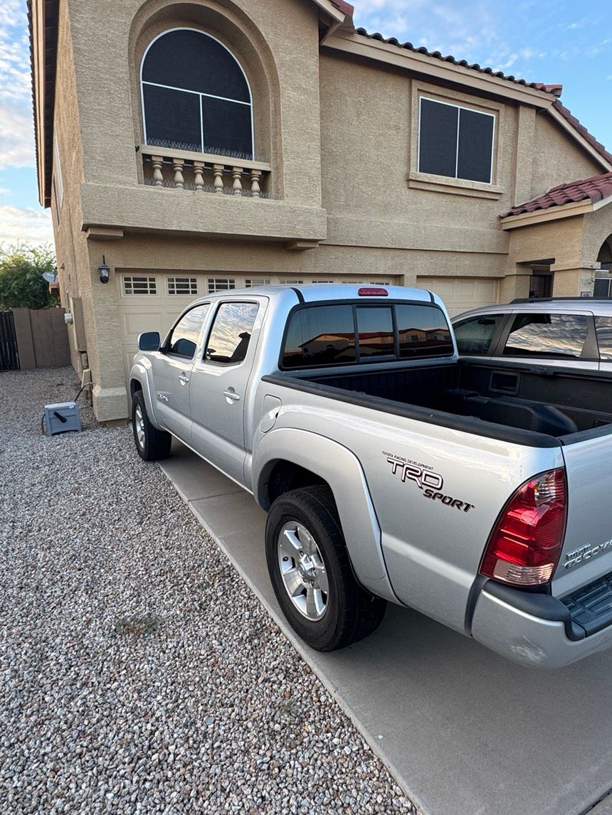 Used 2006 Toyota Tacoma PreRunner RWD image 2