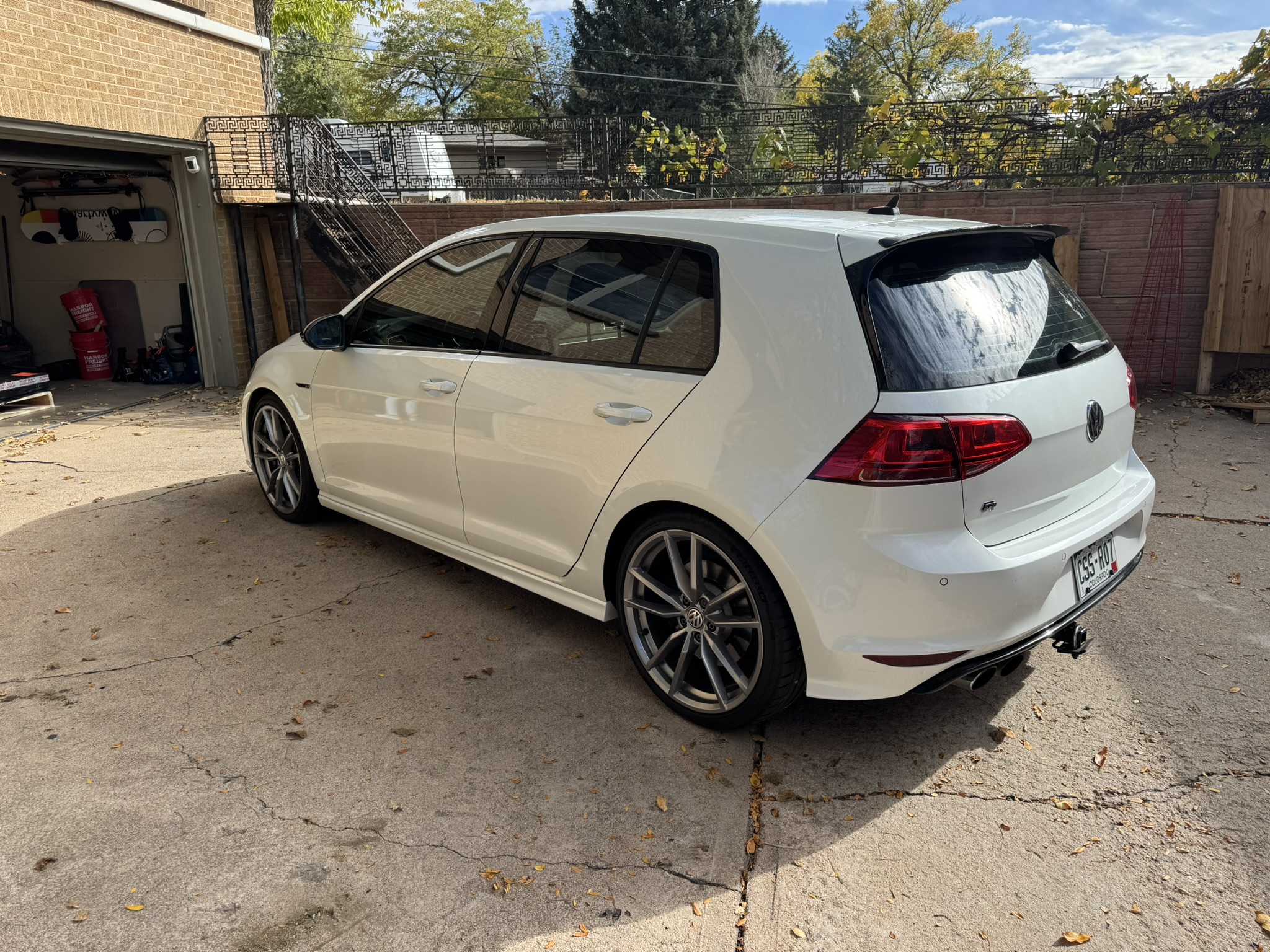 Used 2017 Volkswagen Golf R 4-Door AWD/4WD image 9