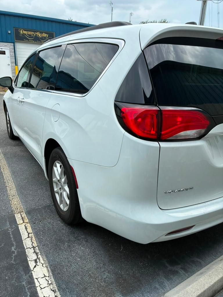 Used 2021 Chrysler Voyager Lxi FWD image 13