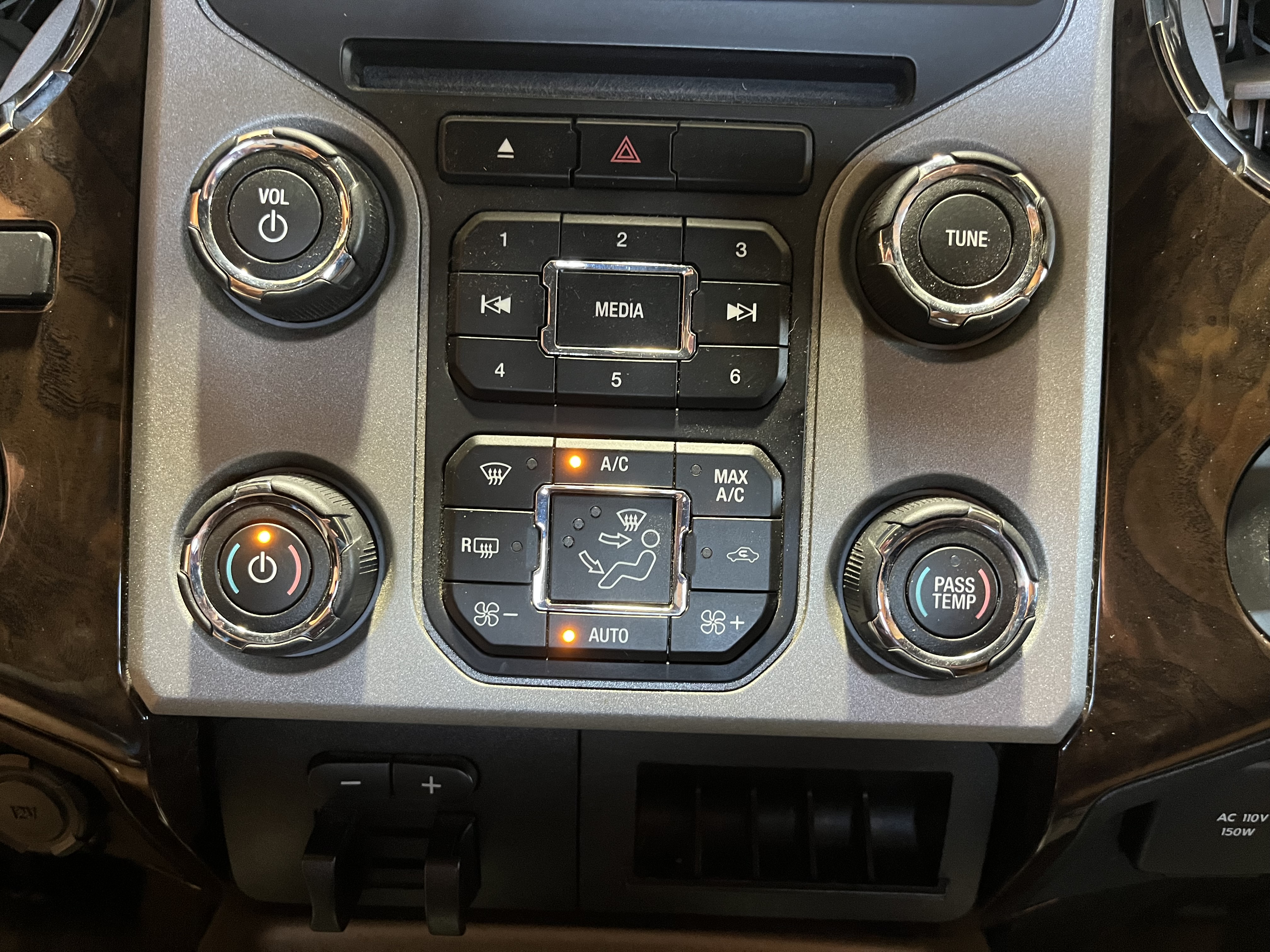 Used 2016 Ford F350 Platinum AWD/4WD image 14