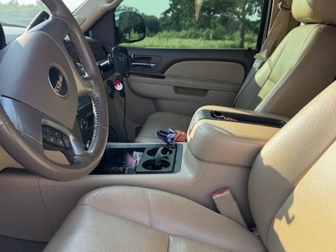 Used 2013 GMC Yukon XL SLT w/ Regional Value Package image 14