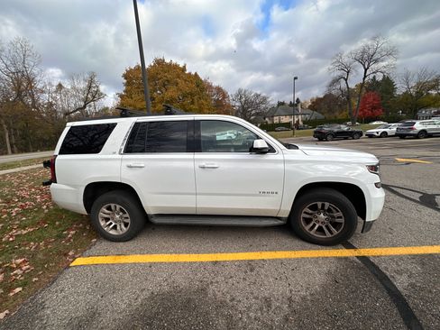 Used 2018 Chevrolet Tahoe LT image 2