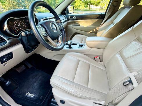 Used 2014 Jeep Grand Cherokee Limited AWD/4WD image 9