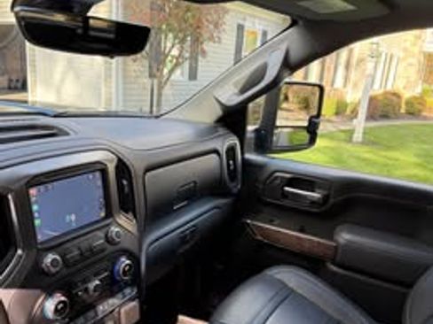 Used 2021 GMC Sierra 2500 Denali w/ Denali Black Diamond Edition image 13