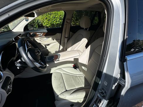 Used 2020 Mercedes-Benz GLC 300 4MATIC image 12