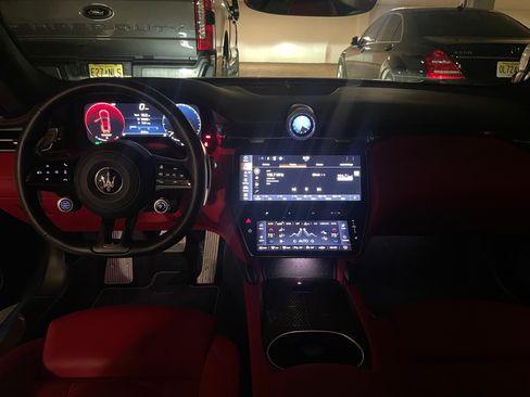 Used 2024 Maserati GranTurismo Trofeo image 26