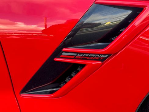 Used 2019 Chevrolet Corvette Grand Sport w/ Carbon Flash Badge Package image 18