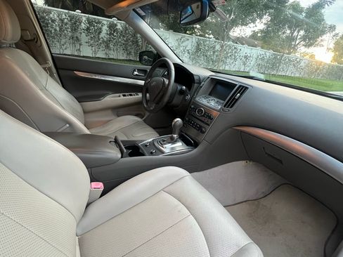 Used 2013 INFINITI G37 Journey image 11