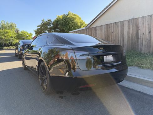 Used 2017 Tesla Model S 75 RWD image 2