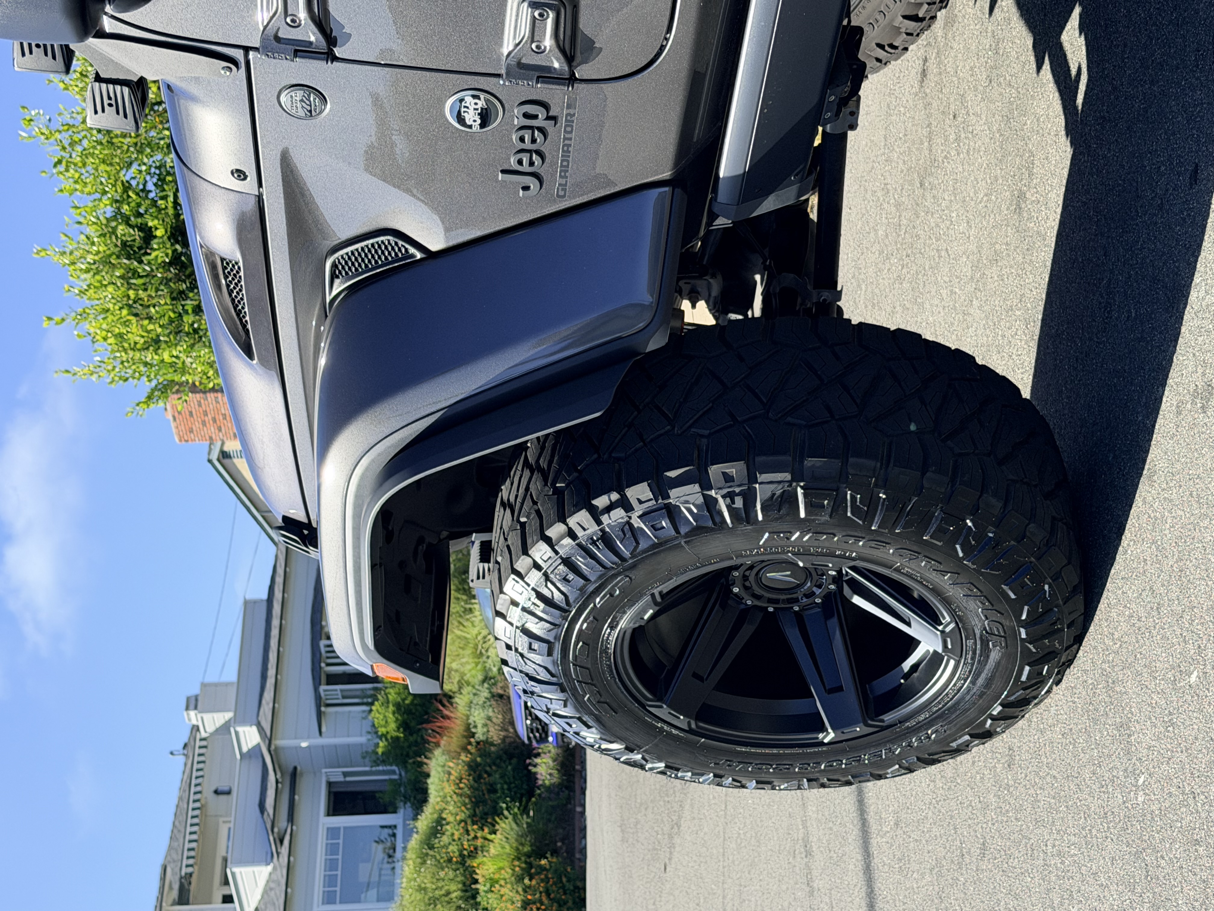 Used 2025 Jeep Gladiator Sport AWD/4WD image 10