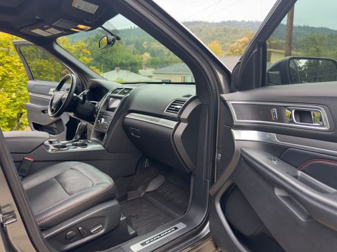 Used 2017 Ford Explorer Sport w/ Equipment Group 401A image 15