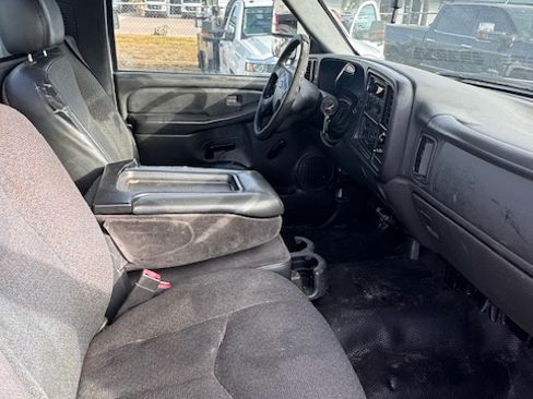 Used 2006 Chevrolet Silverado 3500 2WD Regular Cab w/ Heavy-Duty Power Package image 7