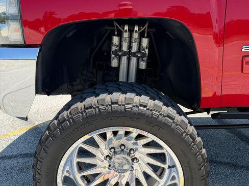 Used 2010 Chevrolet Silverado 2500 LTZ w/ Convenience Package AWD/4WD image 9