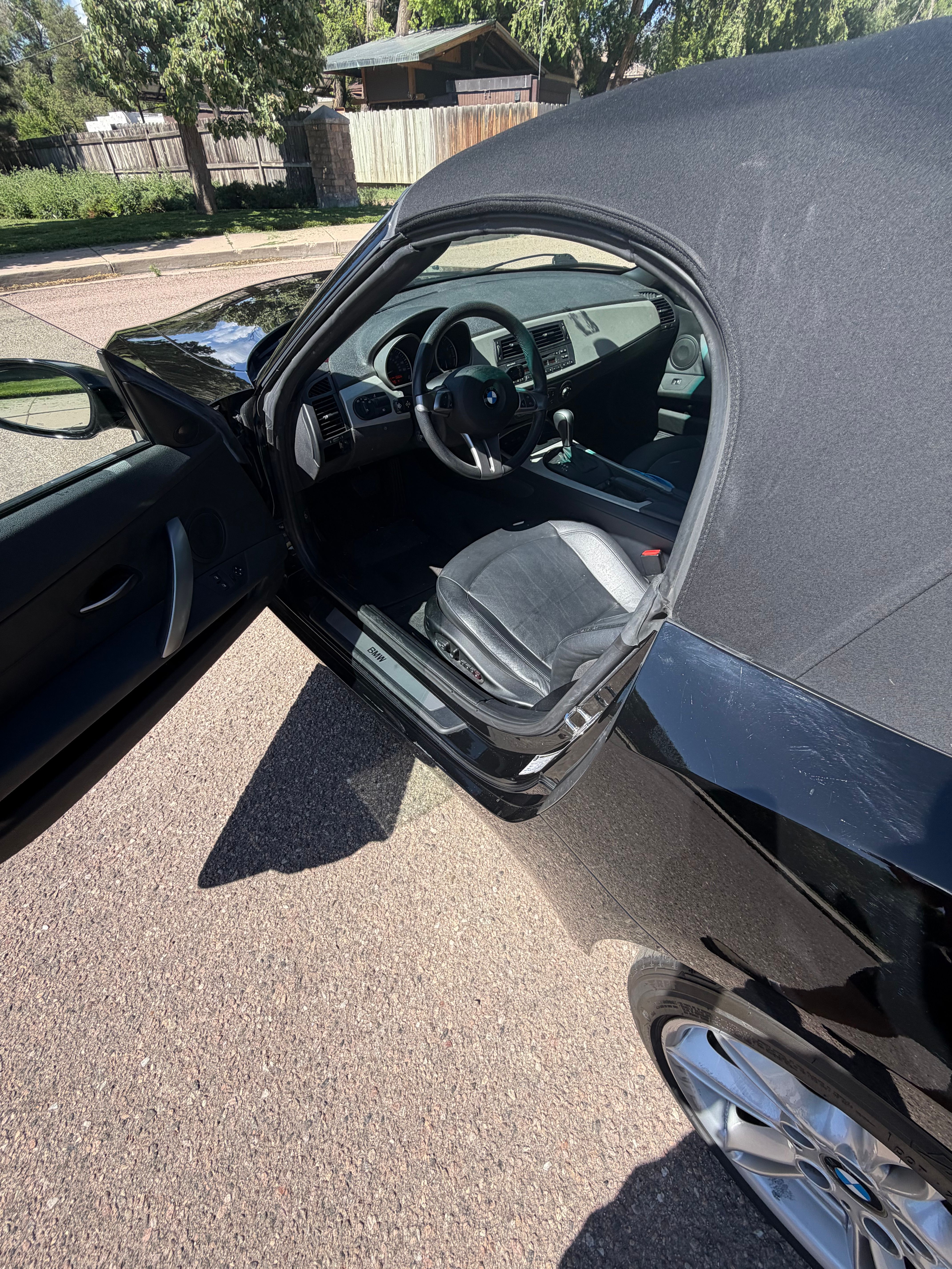 Used 2005 BMW Z4 3.0i RWD image 12