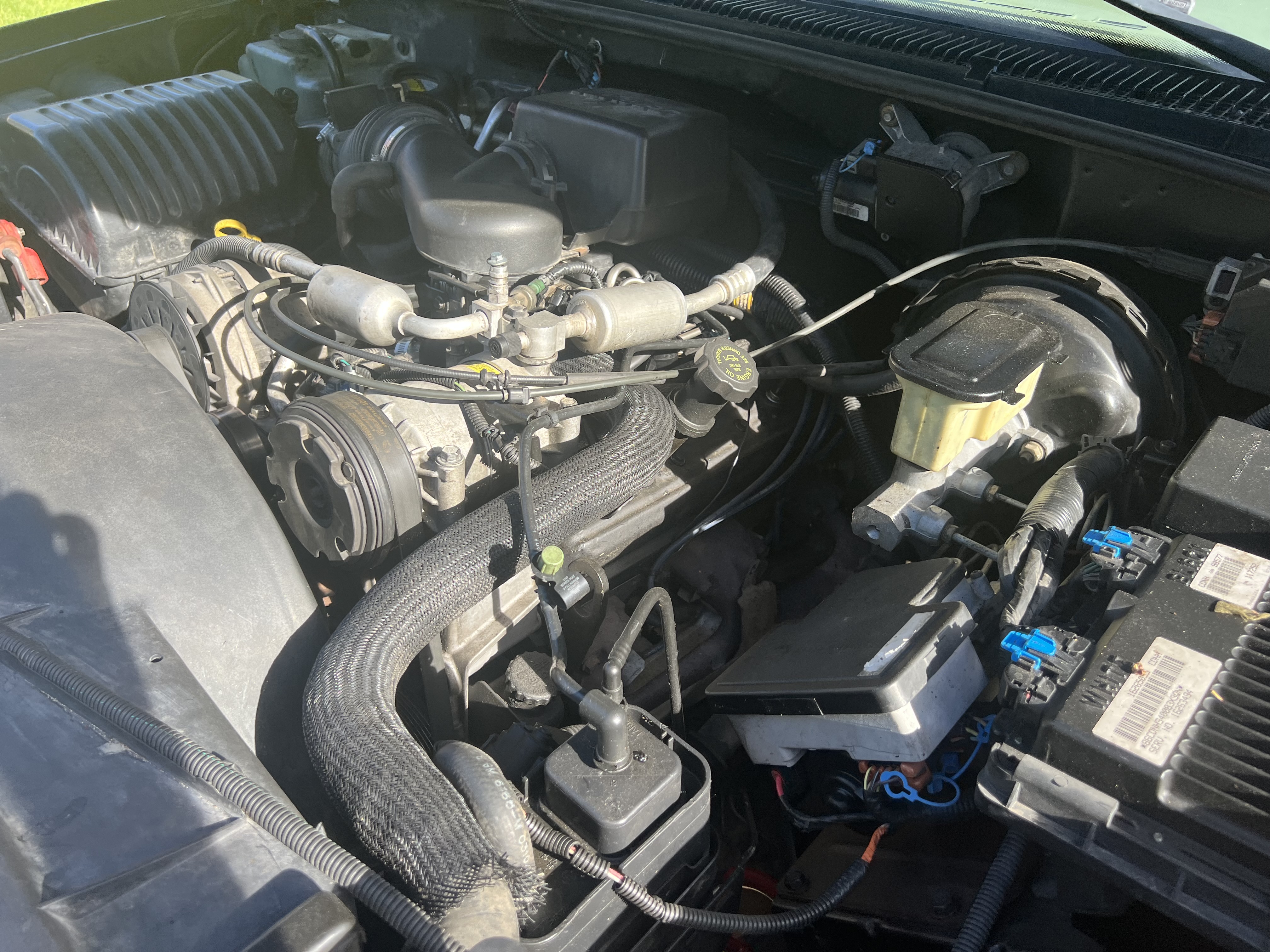 Used 2000 Cadillac Escalade 4WD image 4