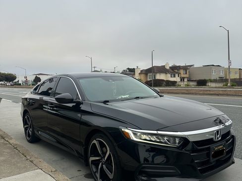 Used 2018 Honda Accord LX image 4
