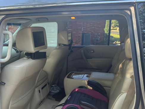 Used 2014 INFINITI QX80 4WD w/ Theater Package image 13