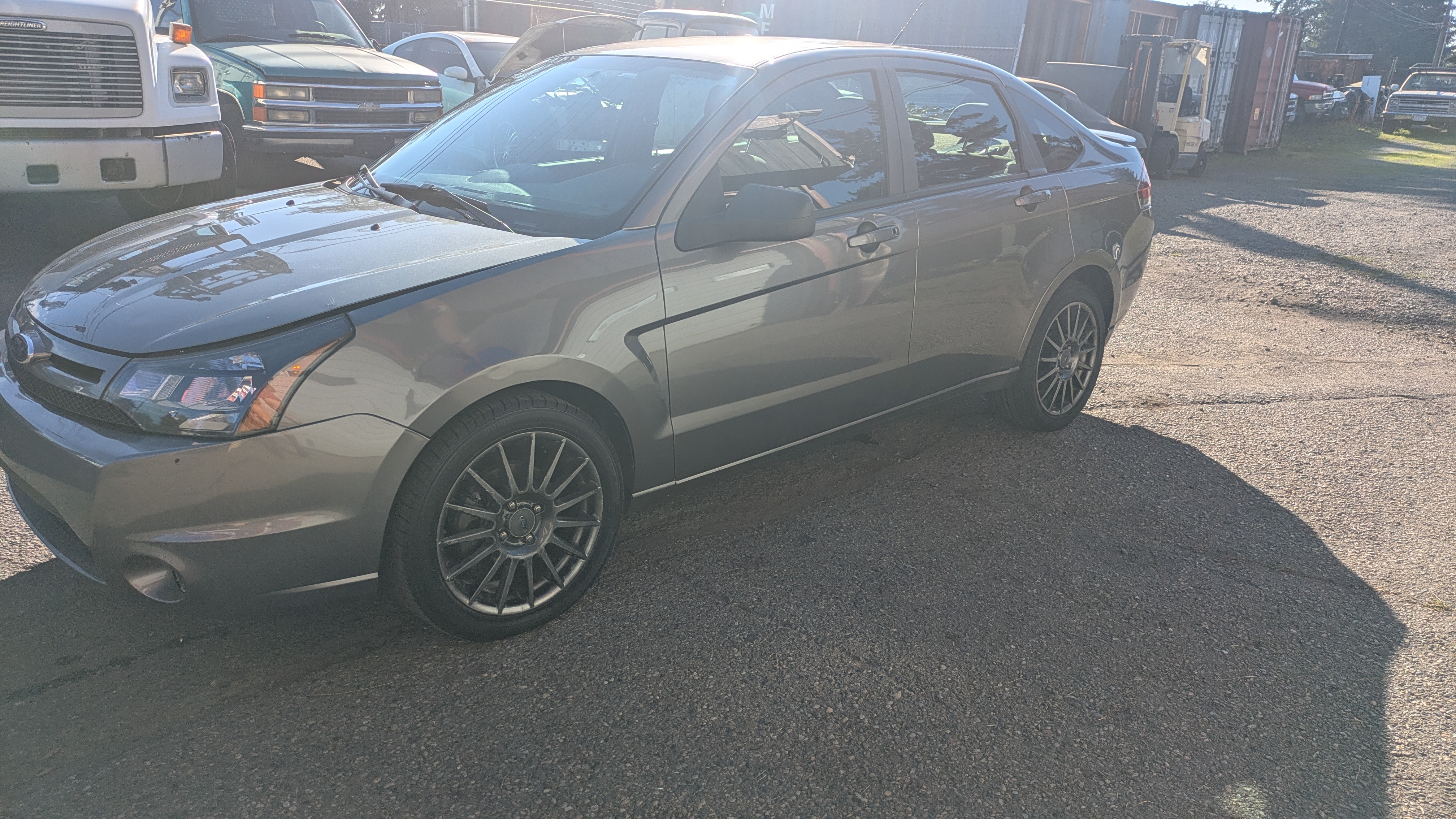 Used 2010 Ford Focus SES FWD image 8