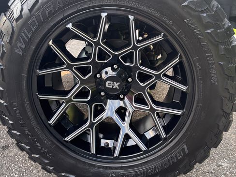 Used 2017 Jeep Wrangler Unlimited Sahara w/ Connectivity Group image 9