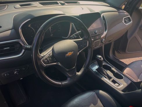 Used 2020 Chevrolet Equinox LT w/ Sport Edition image 12
