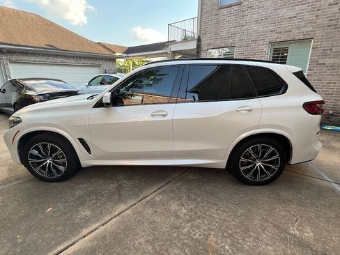 Used 2021 BMW X5 xDrive45e w/ M Sport Package image 4