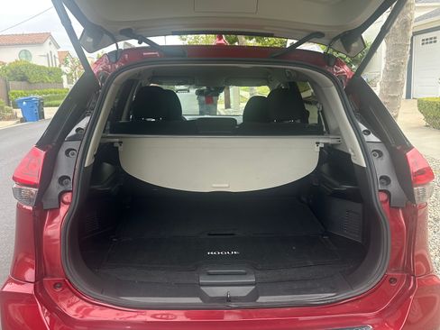 Used 2019 Nissan Rogue SV FWD image 6