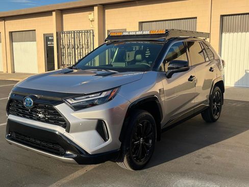 Used 2022 Toyota RAV4 XSE AWD/4WD image 2