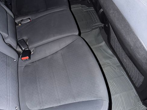 Used 2016 Kia Sorento LX w/ LX Convenience Package image 12