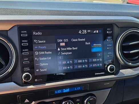 Used 2022 Toyota Tacoma SR5 RWD image 6