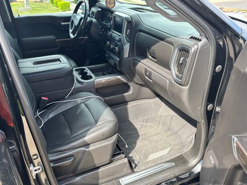 Used 2020 Chevrolet Silverado 1500 RST w/ All-Star Edition image 9