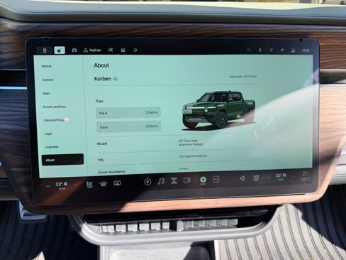 Used 2023 Rivian R1T Adventure image 32