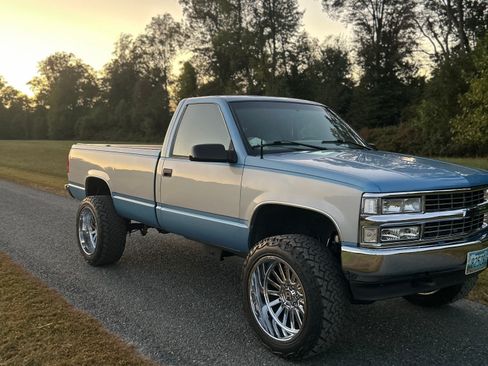 Used 1997 Chevrolet Silverado 1500 4x4 Regular Cab w/ Preferred Equipment Group 2 image 4