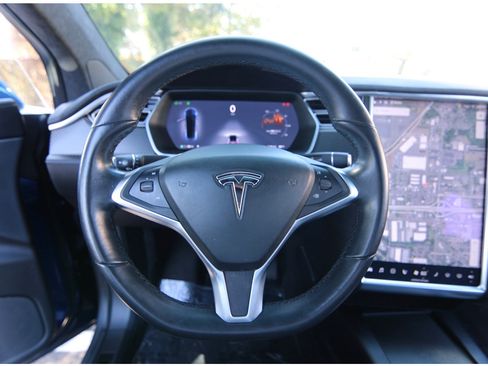 Used 2016 Tesla Model X 75D AWD/4WD image 4