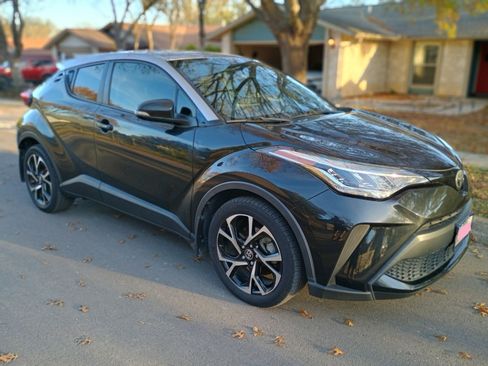 Used 2020 Toyota C-HR image 9