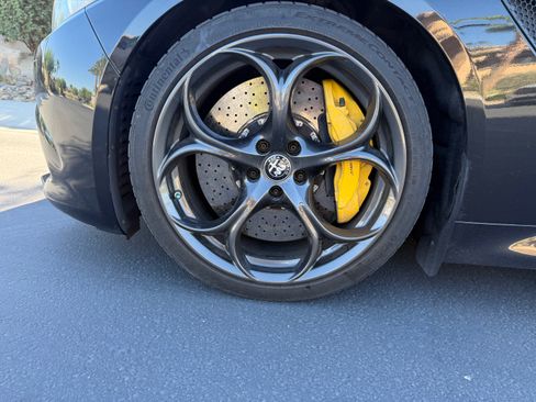 Used 2017 Alfa Romeo Giulia Quadrifoglio image 6