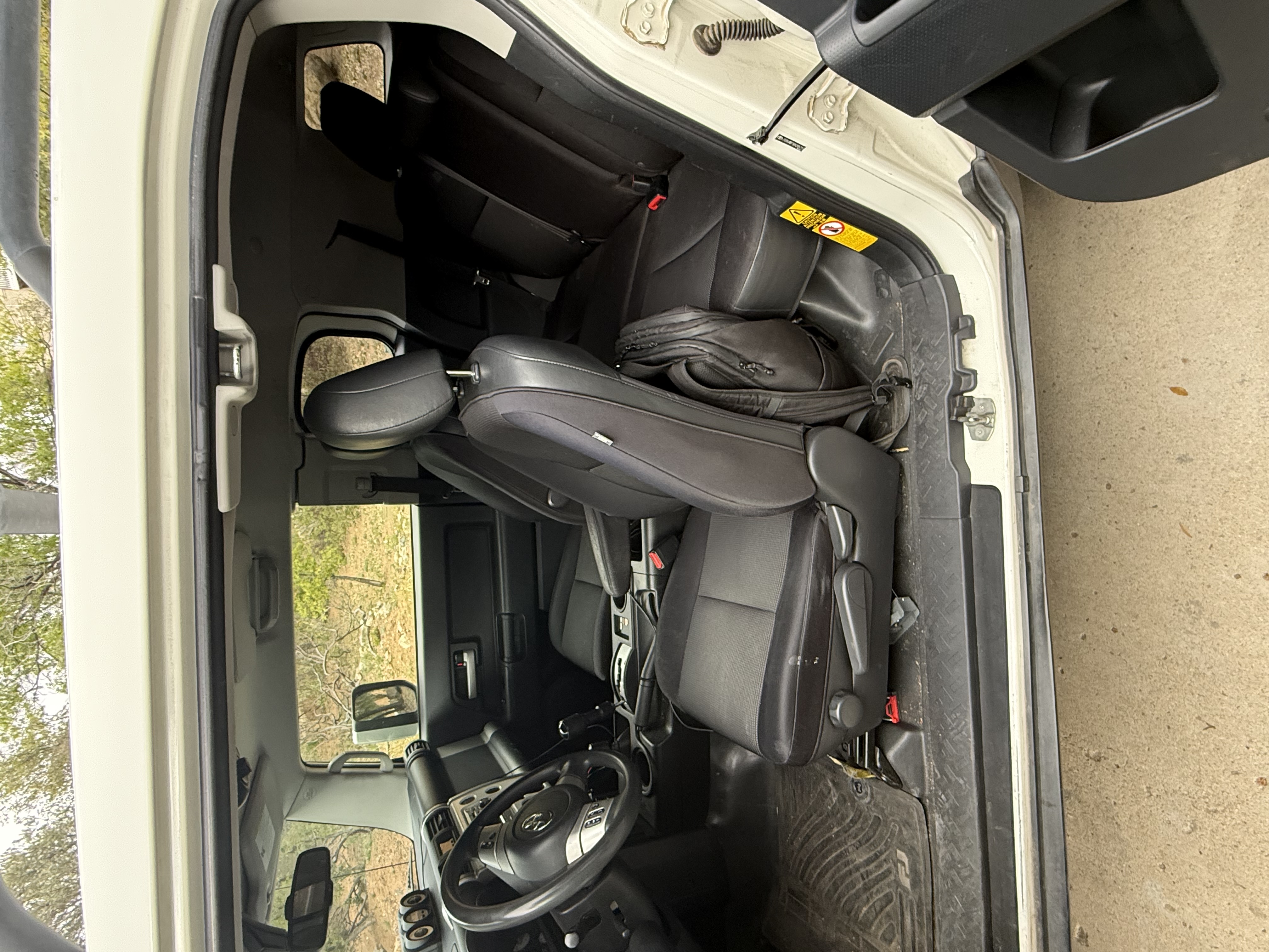 Used 2014 Toyota FJ Cruiser 4WD w/ Convenience Package image 5